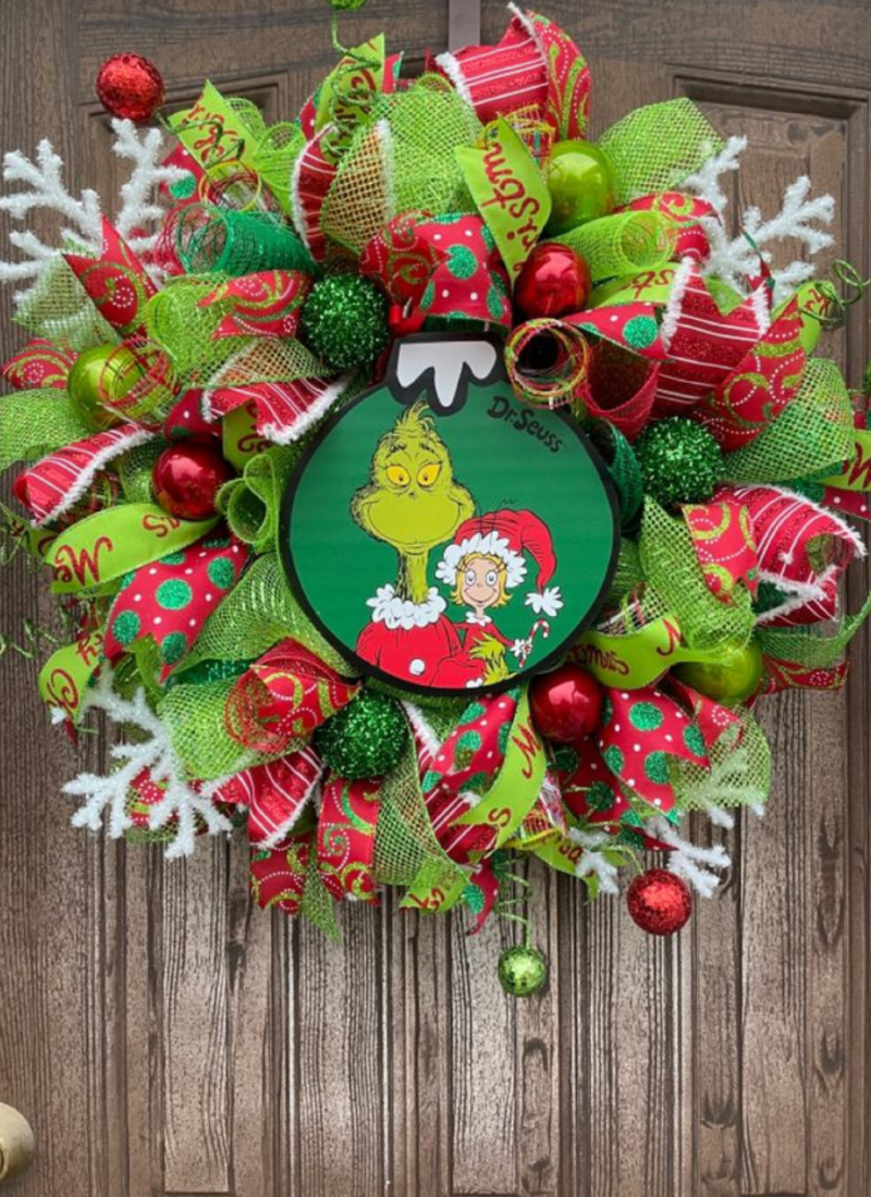 25 DIY Grinch Wreath Ideas To Make This Christmas