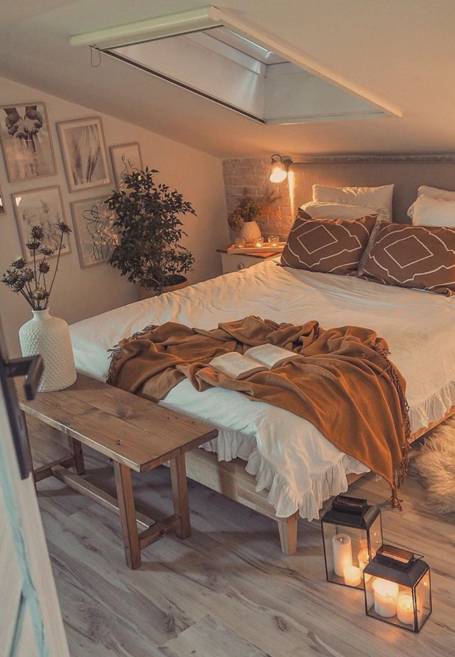 30 Low Ceiling Attic Bedroom Ideas To Maximize Your Space - Natodecco
